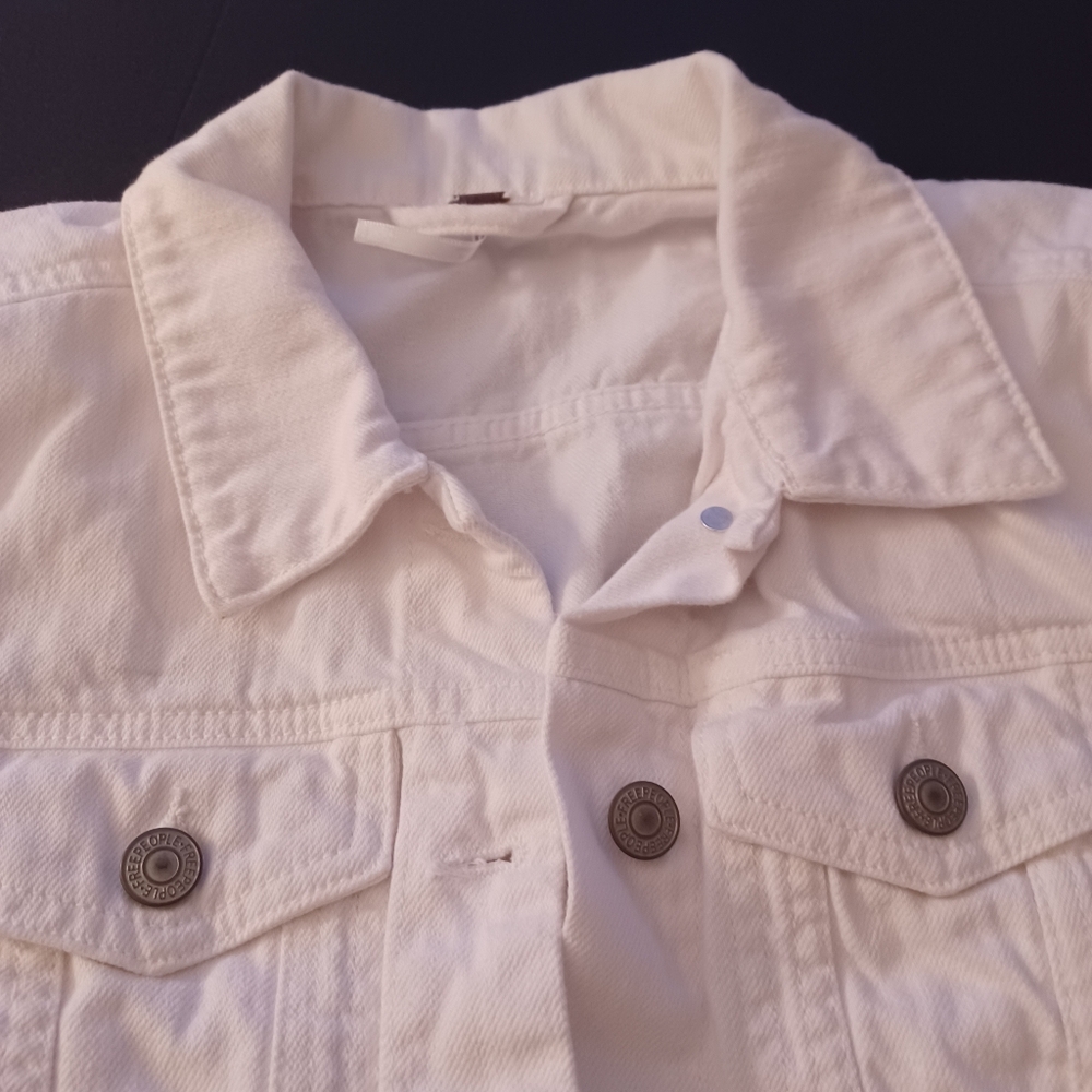 Free people White Denim Jean Jacket XS Metal Buttons Short - Picture 4 of 8